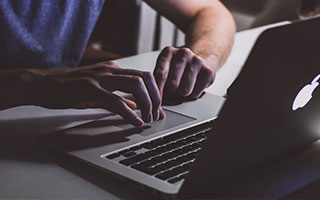 劣迹艺人“黑料”网红靠直播赚钱？专家建议加强监管