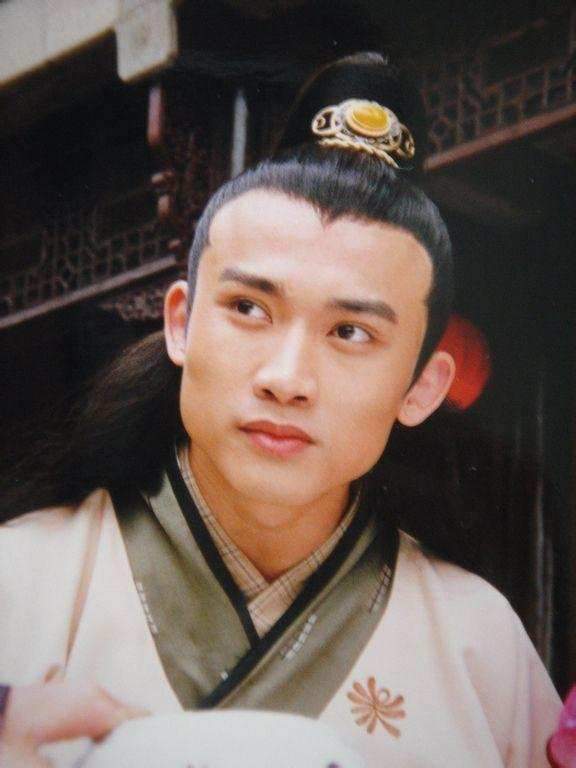 娱乐圈没整过容的明星_华晨宇整容_刘恺威整容后遗症