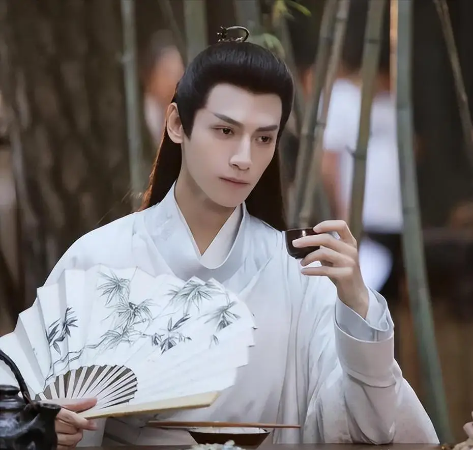 长得丑身材好明星_娱乐圈长得很像的明星_身材好的女明星