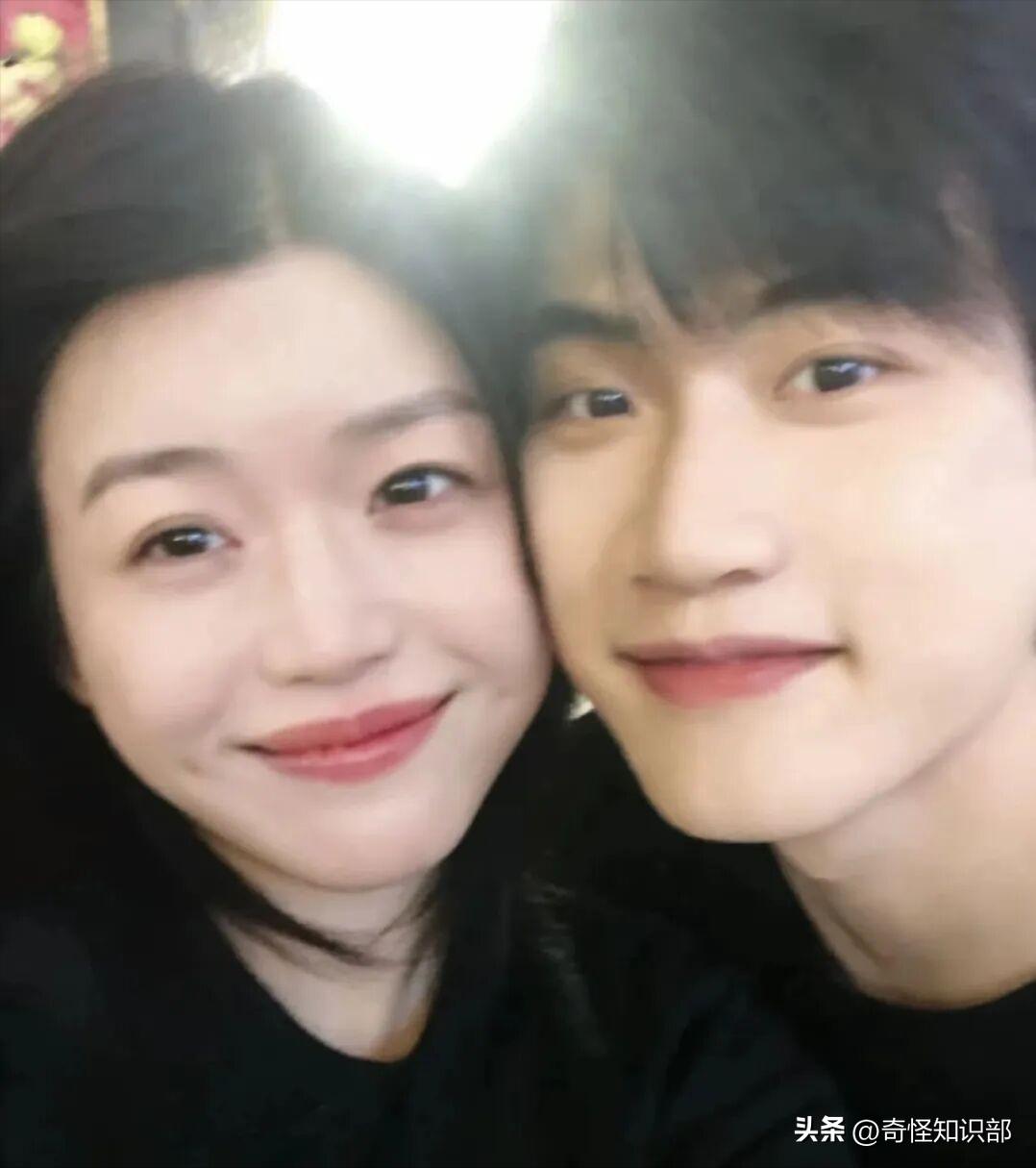 睡衣历史演变_睡衣文化变迁_女明星睡衣衬衫