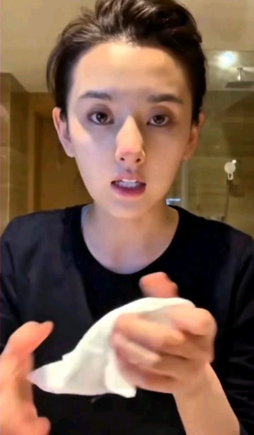 女明星在家里_播放女明星在家的图片_明星在家的样子