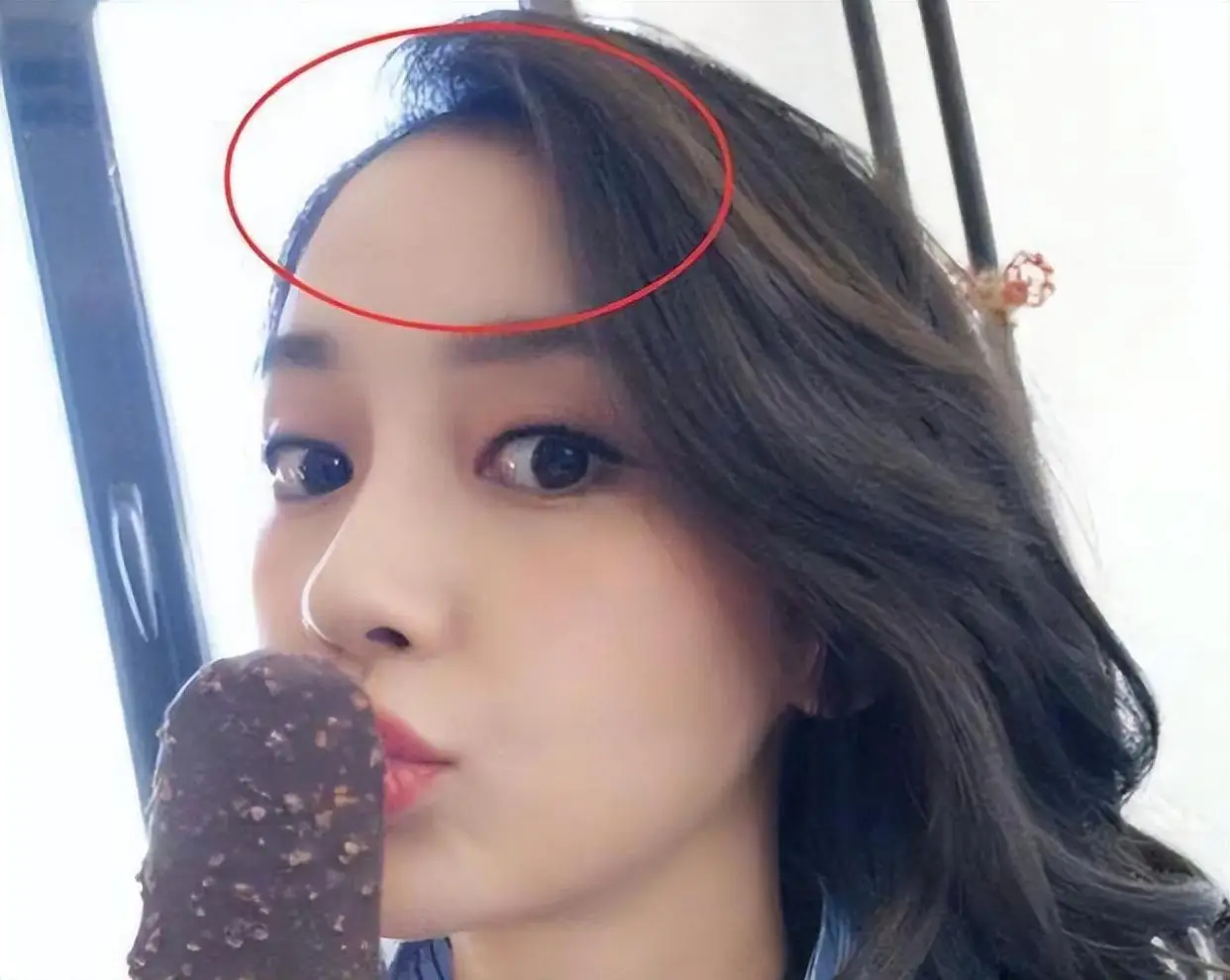 发量少的女明星有哪些_女明星脱发严重_杨幂赵丽颖金晨假发片